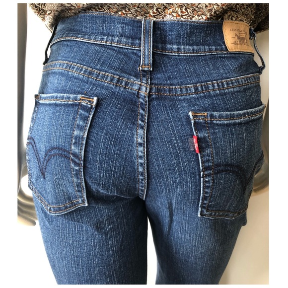 Levi’s 512 ♥️ Perfectly Slimming Boot Cut Jeans - Picture 4 of 5